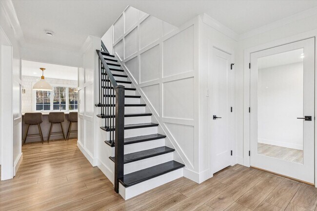 Foto del edificio - Stunning Renovated 5-Bedroom Exton Home – 6-Month Lease, Gourmet Kitchen & Walkout Basement