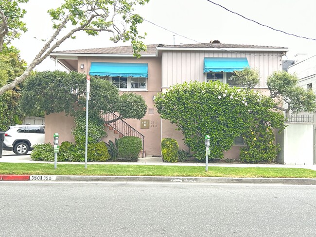 Building - 352 S Bedford Dr