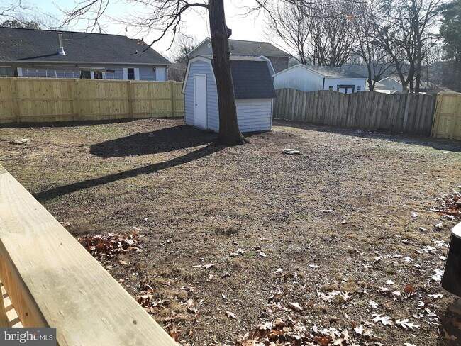 Building Photo - 111 Windcrest Cir