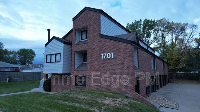 Foto del edificio - 1701 Ridgehaven Ct