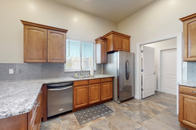 Foto del edificio - 6620 Agave Verde Way NE
