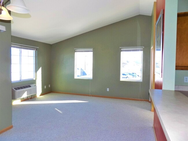 Building Photo - 146 Bertram Dr