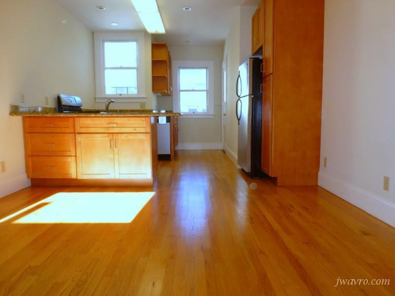Primary Photo - 460 Waller St