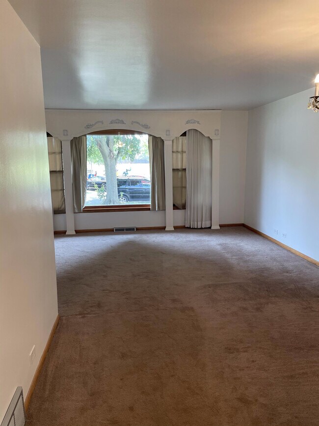 Foto del edificio - 6254 W Giddings St