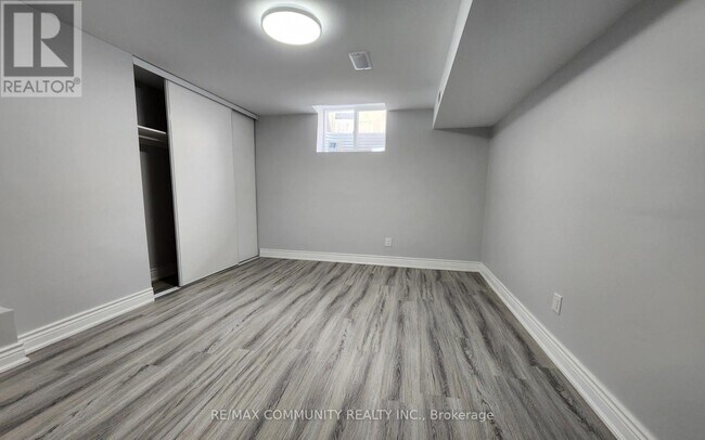 Photo du bâtiment - 1004 Maury Crescent