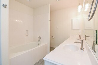 Building Photo - 13646 Garden Grove Ct