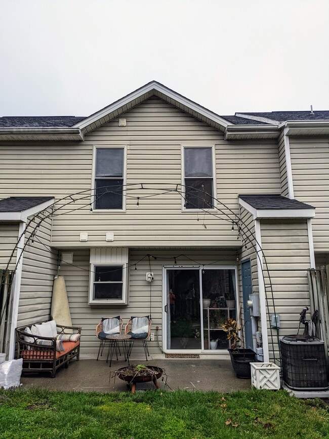 Building Photo - 2360 Avalon Woods Dr