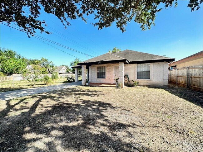 Foto del edificio - 1713 Laurel Ave