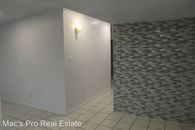 Foto del edificio - 4 br, 2.5 bath House - 4400 N. Jay Avenue