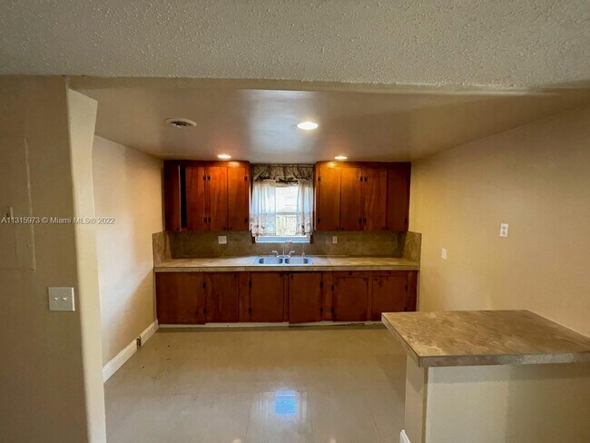 Building Photo - 7931 SW 8th Ct