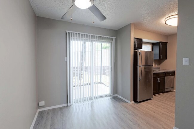 Foto del edificio - 531 Bedford Rd