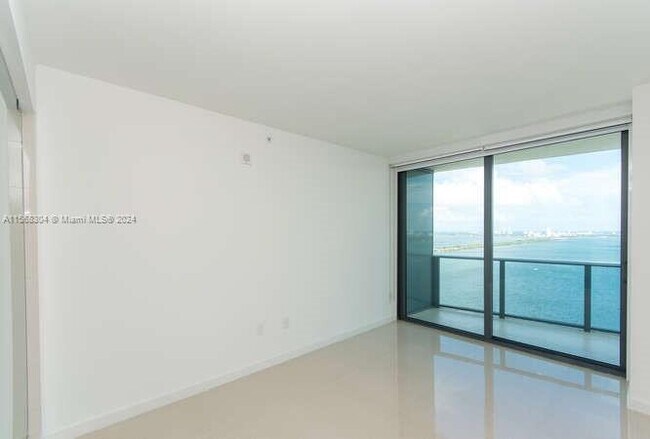 Foto del edificio - 460 NE 28th St