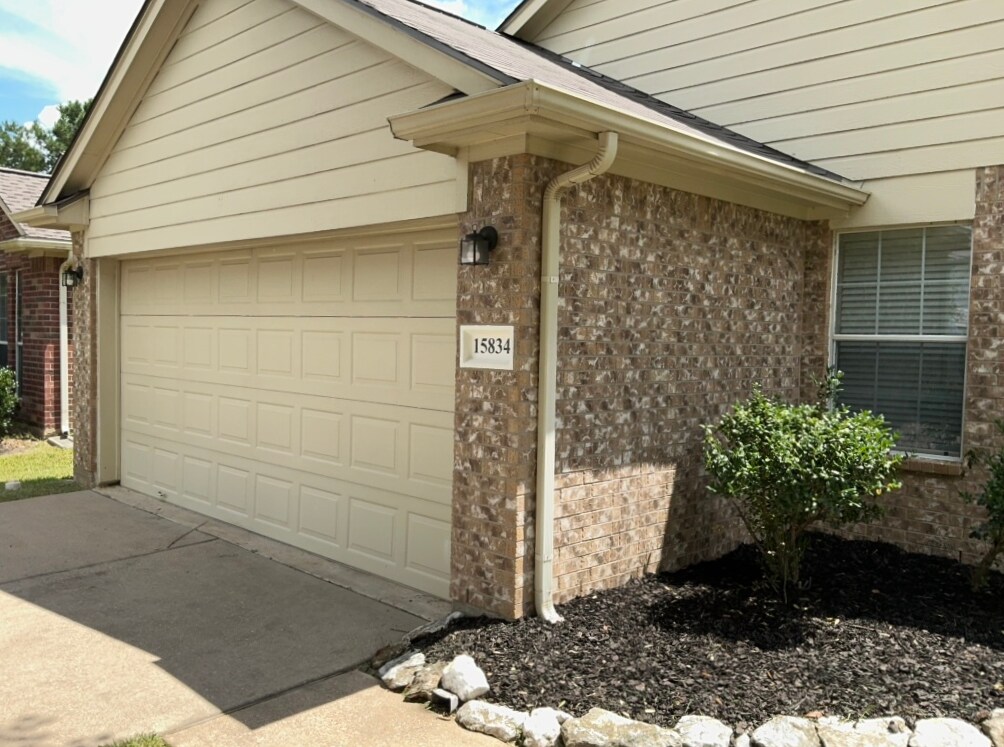 Foto principal - 15834 Little Miss Creek Dr