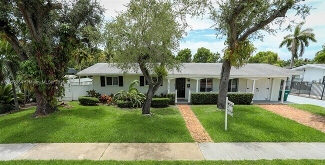 Foto del edificio - 8870 SW 86th St