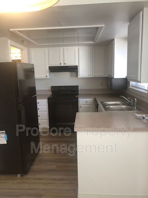 Primary Photo - 1215 Ivy St