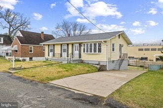 Building Photo - 9608 9th Ave