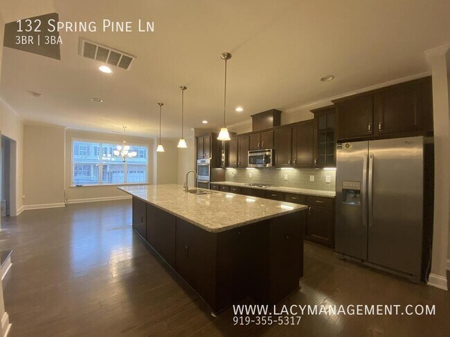 Foto del edificio - 132 Spring Pine Ln