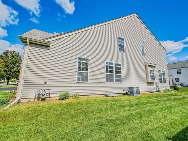 Building Photo - 402 Palmer Dr