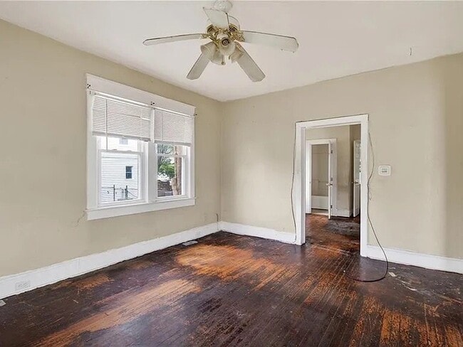Photo - 1320 Haymarket Rd House