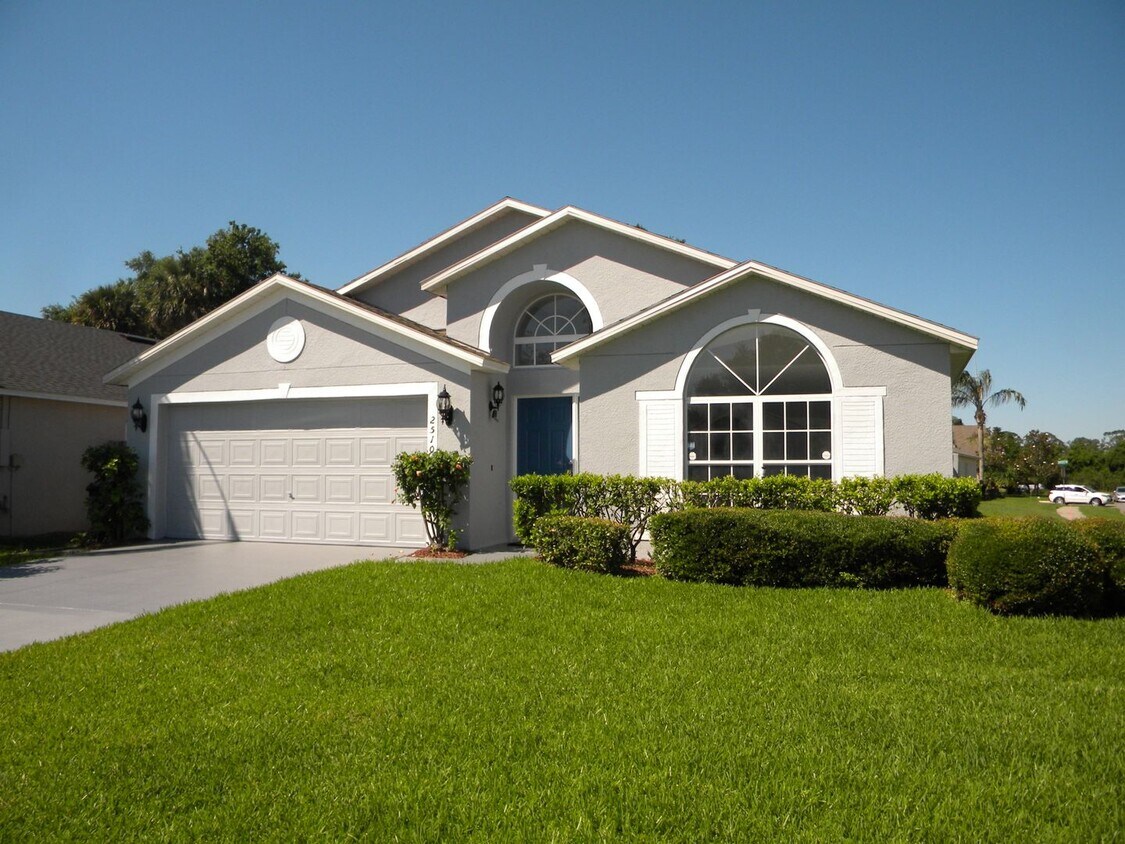 4 Bedroom, 2 Baths Single Family Home For House Rental in Lake