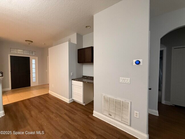 Building Photo - 441 Waterside Cir