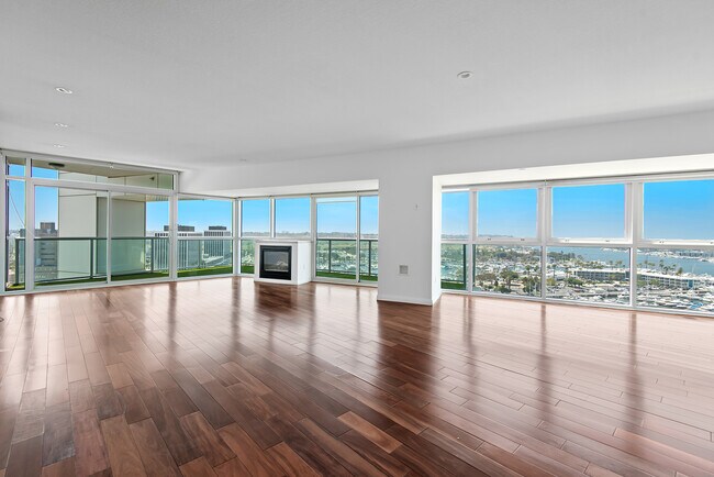 Foto del edificio - 13600 MARINA POINTE Dr