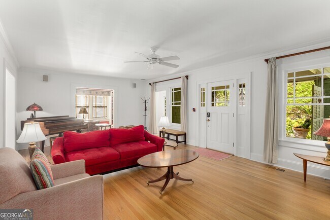 Foto del edificio - 374 8th St NE