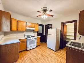 Building Photo - 1214 E Mifflin St