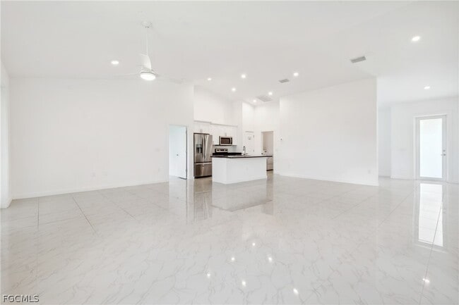 Foto del edificio - 2725 SW Embers Terrace