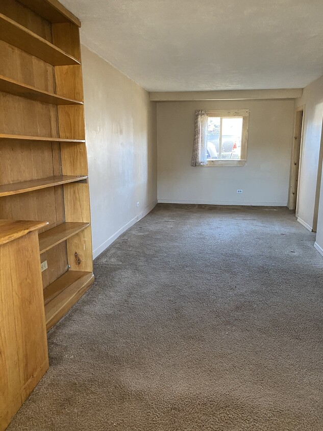 Primary Photo - 306 S Humphreys St