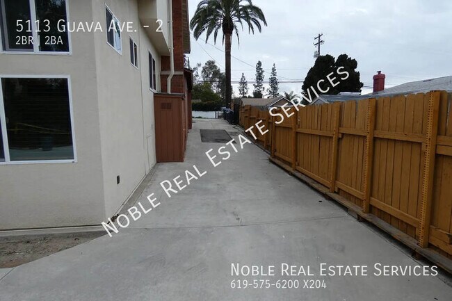 Foto del edificio - 5113 Guava Ave
