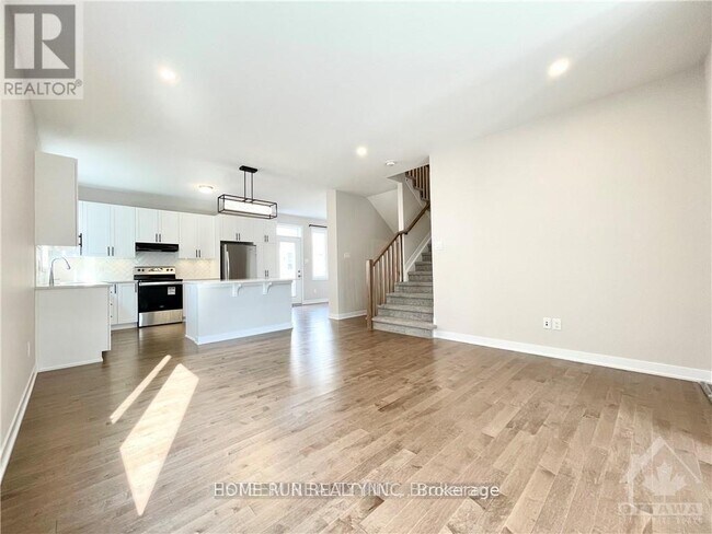 Photo du bâtiment - 329 Canadensis Ln