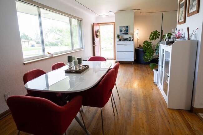 Foto del edificio - Spacious 4BR House in Denver
