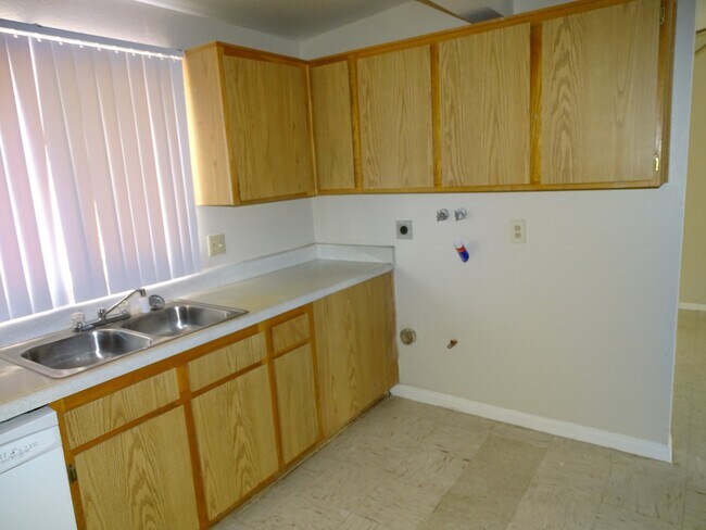 Foto del edificio - 3 Bed 1 Bath