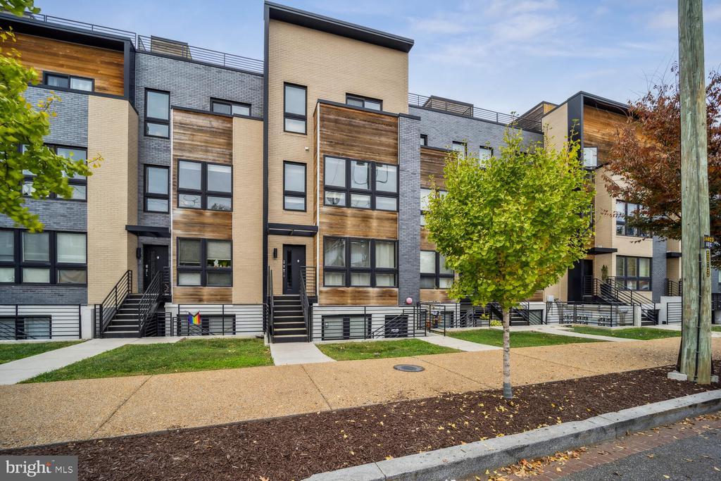 Foto principal - 2724 12th St NE