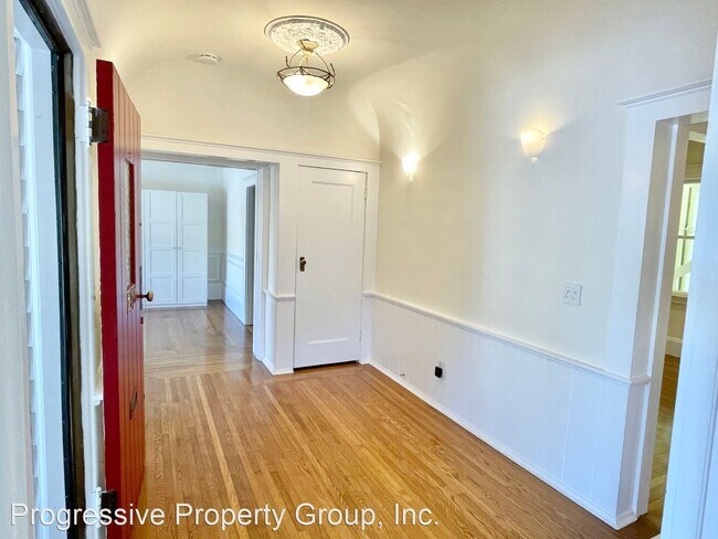 Building Photo - 2 br, 2 bath House - 2395 Filbert Street