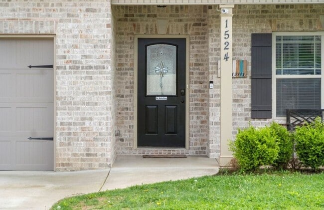 Building Photo - 1524 Osage Ct