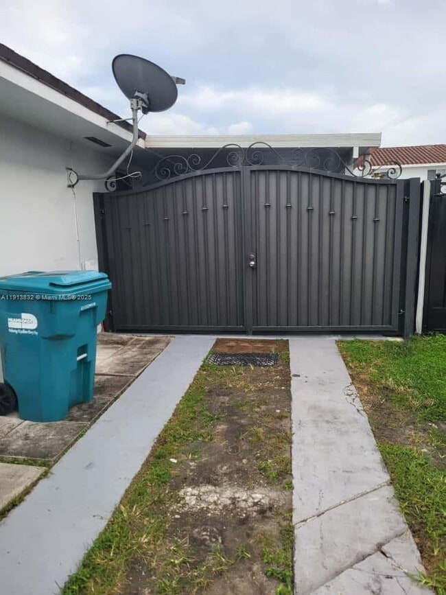 Foto del edificio - 10356 SW 11th Terrace