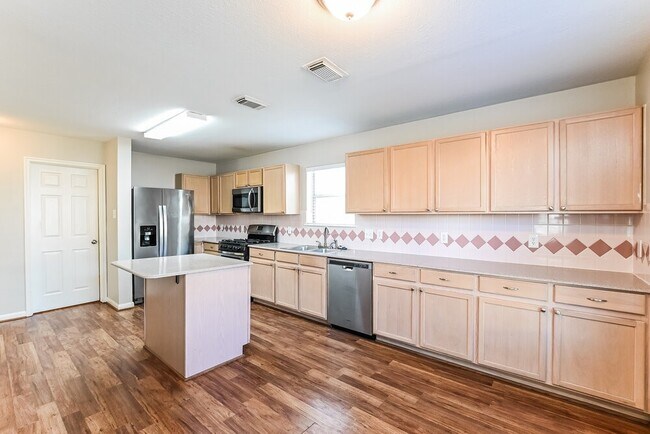 Foto del edificio - 8119 Stagewood Dr