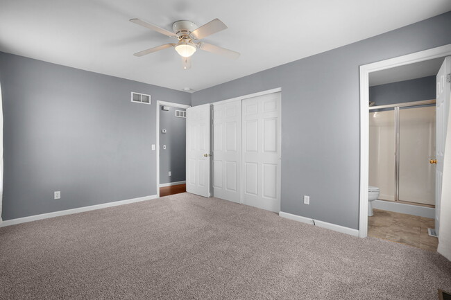 Foto del edificio - 128 Brookshire Creek Dr