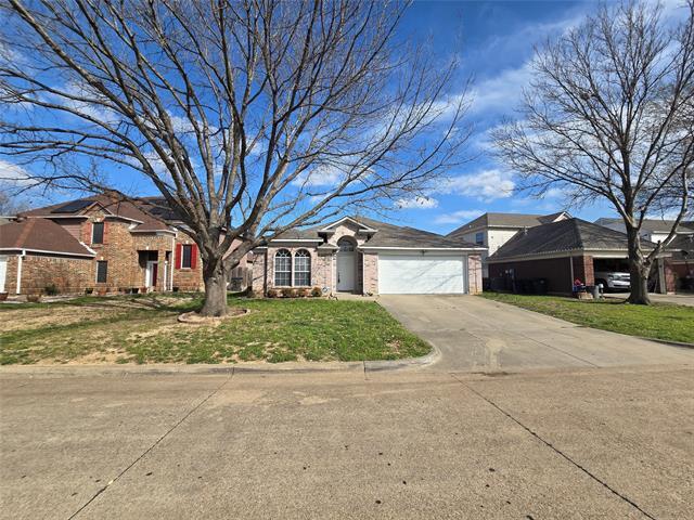 Foto del edificio - 8329 Derby Ln