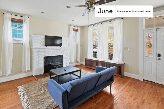 Foto del edificio - Room in Shared 5 bed/3 bath home in Brookland