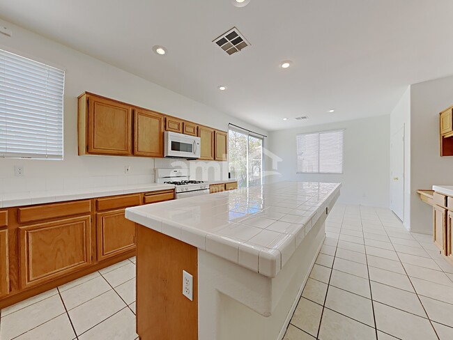 Building Photo - 9055 Hunting Arrow St