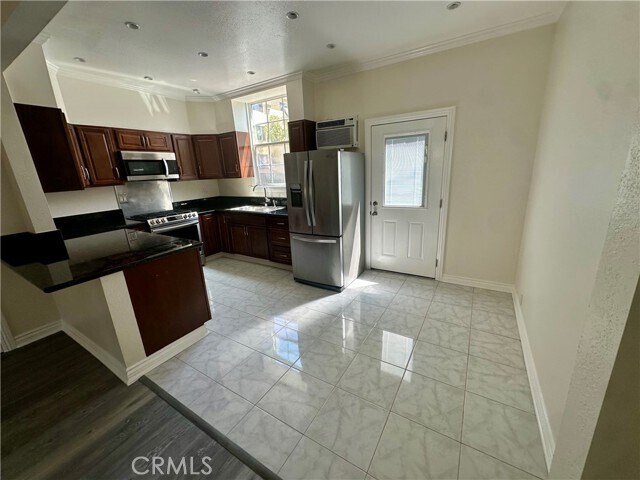 Building Photo - 1760 N Las Palmas Ave