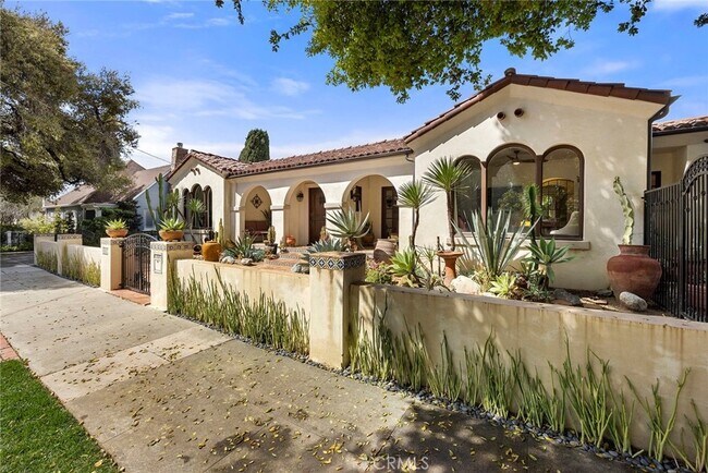 Building Photo - 407 W Santa Clara Ave
