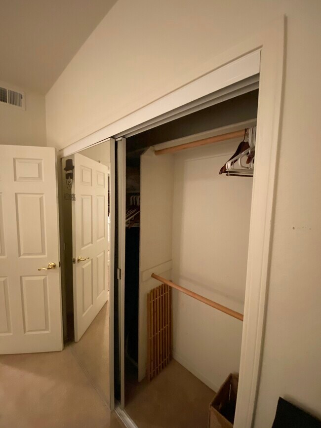 Foto del edificio - 5577 Cedar Garden Ct