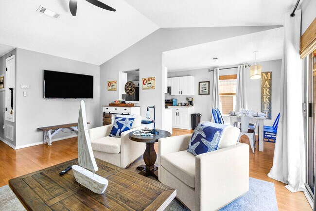 Foto del edificio - 2453 Gulf Breeze Ave