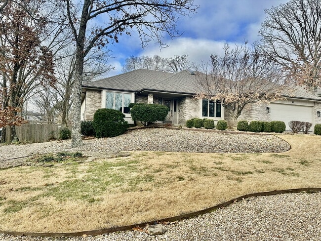 Building Photo - 4 Lois Ln