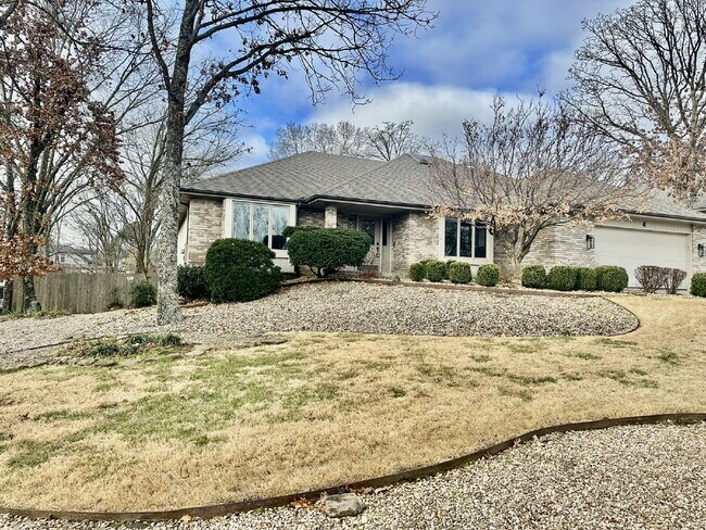 Foto del edificio - 4 Lois Ln