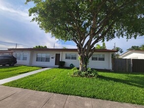 Building Photo - 8245 SW 43rd St